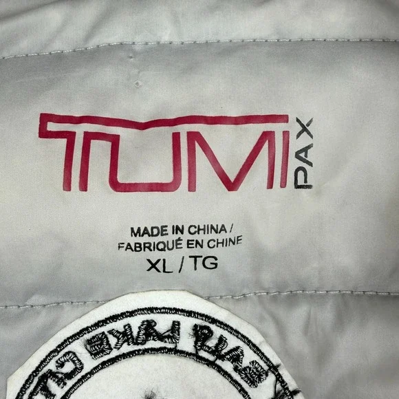 Tumi Pax Packable Travel Pillow Puffer Down Hooded Jacket Silver Gray Women's XL - Picture 4 of 10